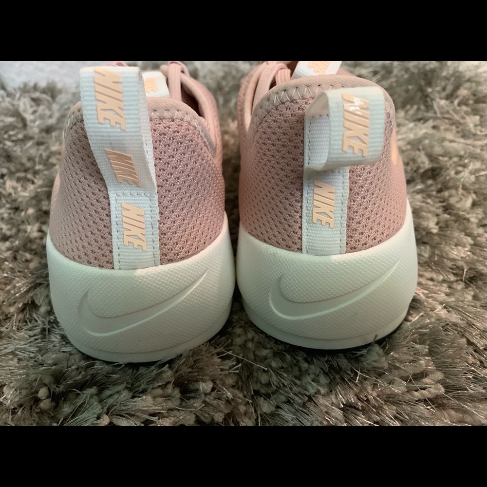 ๐Host Pick๐ Nike Ashin modern - Picture 5 of 7